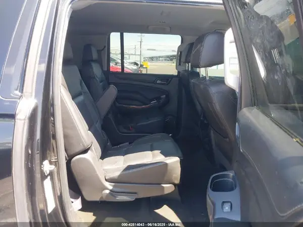 1GNSKJKC9HR217982 2017 CHEVROLET SUBURBAN - Image 8