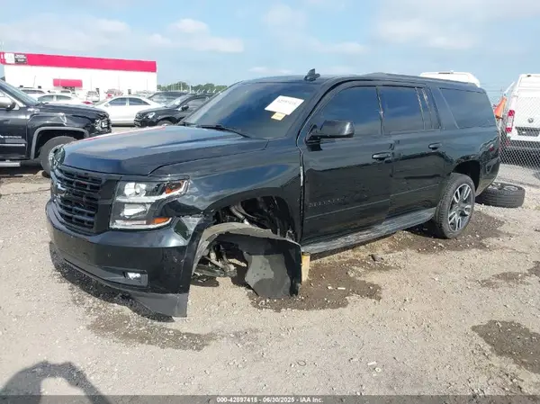 1GNSKJKC9JR140584 2018 CHEVROLET SUBURBAN - Image 2