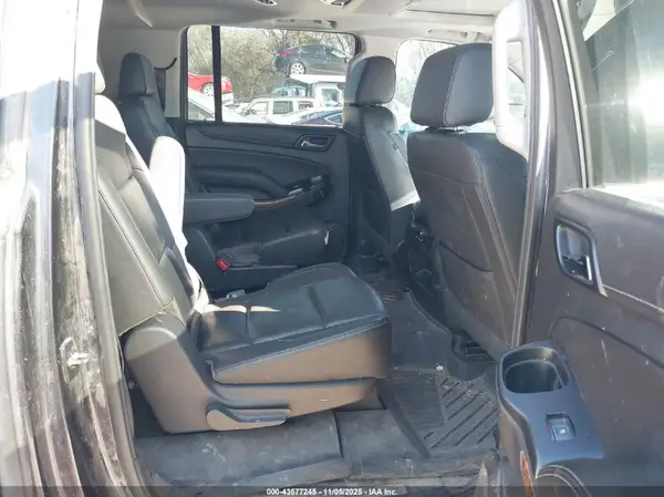 1GNSKJKC9JR298536 2018 CHEVROLET SUBURBAN - Image 8