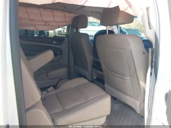 1GNSKJKC9KR211669 2019 CHEVROLET SUBURBAN - Image 8