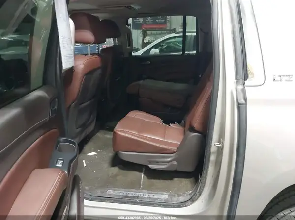 1GNSKJKCXGR133569 2016 CHEVROLET SUBURBAN - Image 8