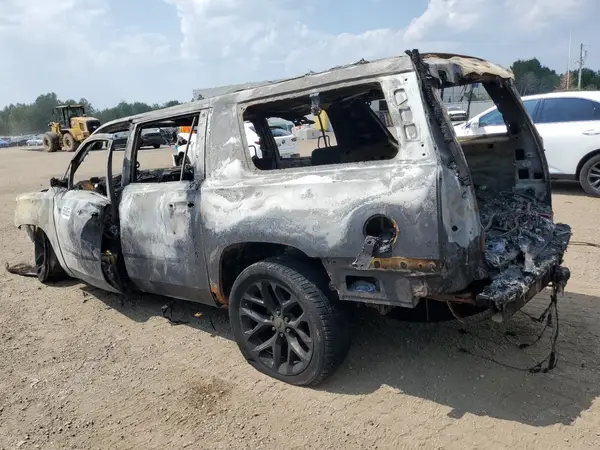 1GNSKJKCXGR449473 2016 CHEVROLET SUBURBAN - Image 2