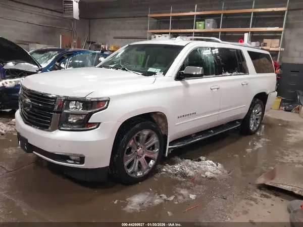 1GNSKJKCXJR185923 2018 CHEVROLET SUBURBAN - Image 2