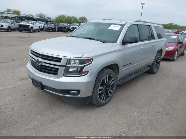 1GNSKJKCXKR182053 2019 CHEVROLET SUBURBAN - Image 2