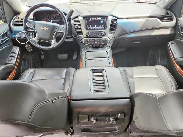 1GNSKJKJ1KR102704 2019 CHEVROLET SUBURBAN - Image 8