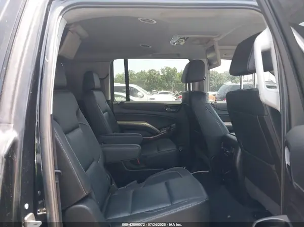 1GNSKJKJ1KR124704 2019 CHEVROLET SUBURBAN - Image 8