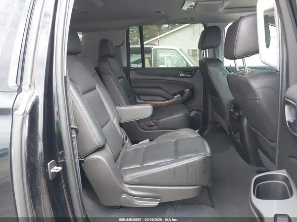 1GNSKJKJ4KR229947 2019 CHEVROLET SUBURBAN - Image 8
