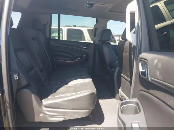 1GNSKJKJ8KR184852 2019 CHEVROLET SUBURBAN - Image 3
