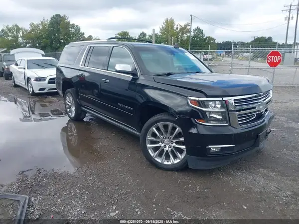 1GNSKJKJ9KR218877 2019 CHEVROLET SUBURBAN - Image 1