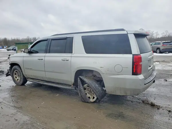 1GNSKKEC0JR138563 2018 CHEVROLET SUBURBAN - Image 2
