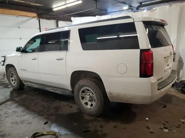 1GNSKKEC7JR360212 2018 CHEVROLET SUBURBAN - Image 2