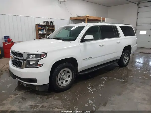 1GNSKKEC8HR293629 2017 CHEVROLET SUBURBAN - Image 2