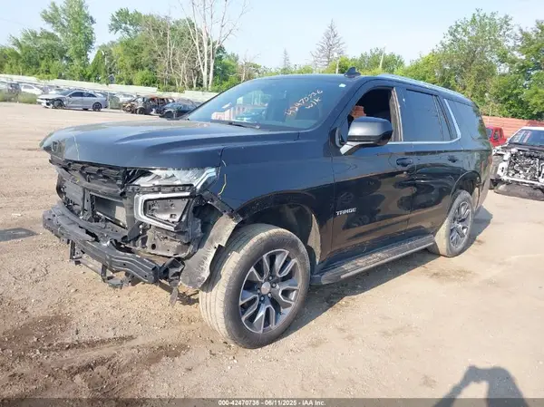 1GNSKMKD1MR228575 2021 CHEVROLET TAHOE - Image 2