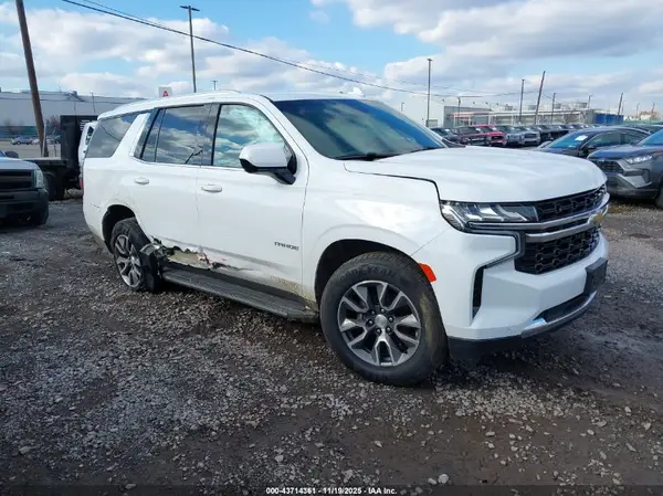 1GNSKMKD5NR179558 2022 CHEVROLET TAHOE - Image 1