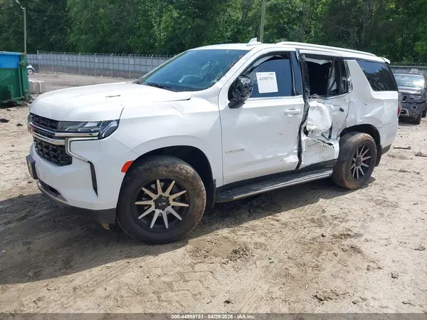 1GNSKMKDXMR260117 2021 CHEVROLET TAHOE - Image 2