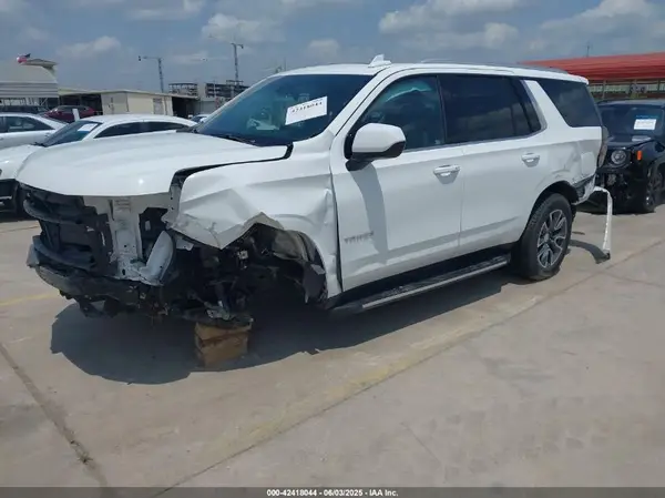 1GNSKNKD0MR488813 2021 CHEVROLET TAHOE - Image 2