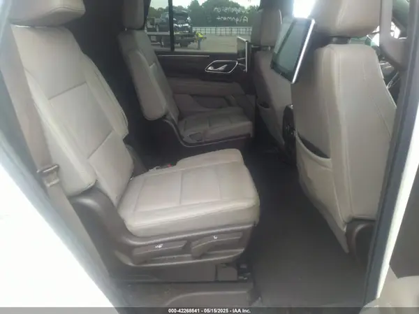 1GNSKNKD5NR143276 2022 CHEVROLET TAHOE - Image 8