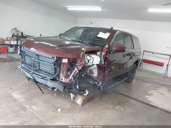 1GNSKNKD5NR302264 2022 CHEVROLET TAHOE - Image 2