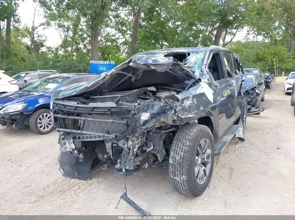 1GNSKNKD7MR422744 2021 CHEVROLET TAHOE - Image 2