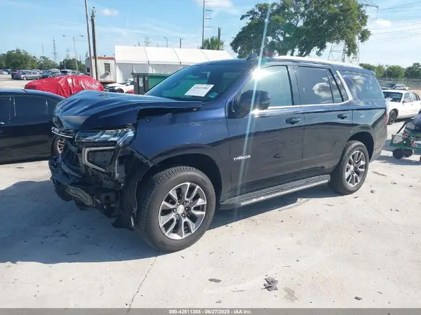 1GNSKNKT4NR244056 2022 CHEVROLET TAHOE - Image 2