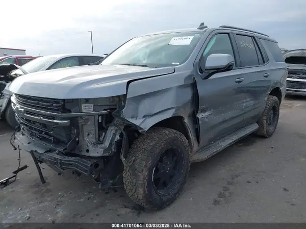 1GNSKRKD0NR281556 2022 CHEVROLET TAHOE - Image 2