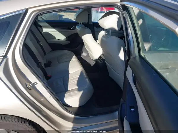 1HGCB2F68JA040121 2018 HONDA ACCORD - Image 8