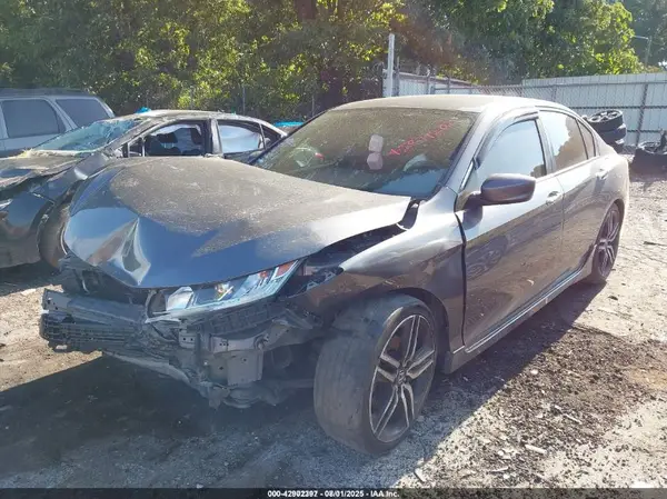 1HGCR2E12HA127811 2017 HONDA ACCORD - Image 2