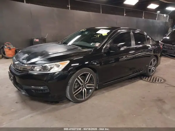 1HGCR2E50HA061617 2017 HONDA ACCORD - Image 2