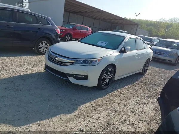1HGCR2E52HA179264 2017 HONDA ACCORD - Image 2