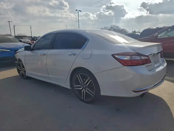 1HGCR2E52HA284306 2017 HONDA ACCORD - Image 2