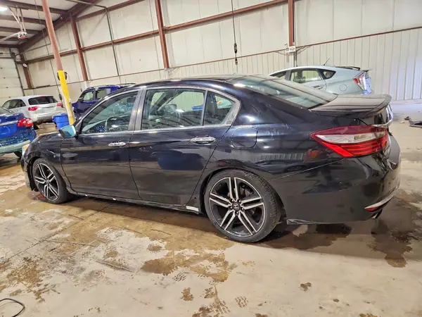 1HGCR2E54HA286526 2017 HONDA ACCORD - Image 2