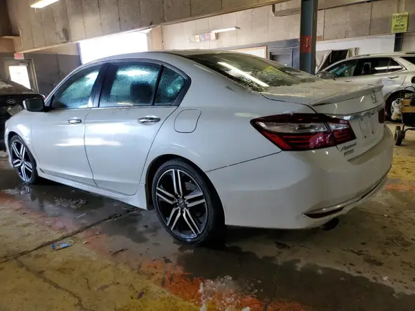1HGCR2E55HA056638 2017 HONDA ACCORD - Image 2
