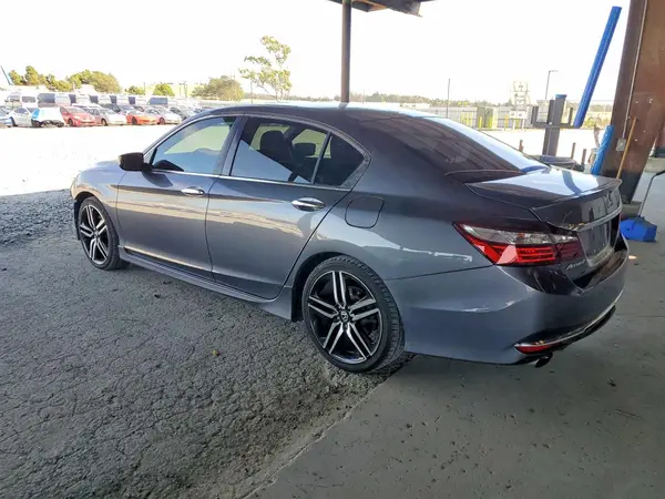 1HGCR2E58HA100163 2017 HONDA ACCORD - Image 2