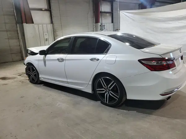 1HGCR2E59HA092574 2017 HONDA ACCORD - Image 2