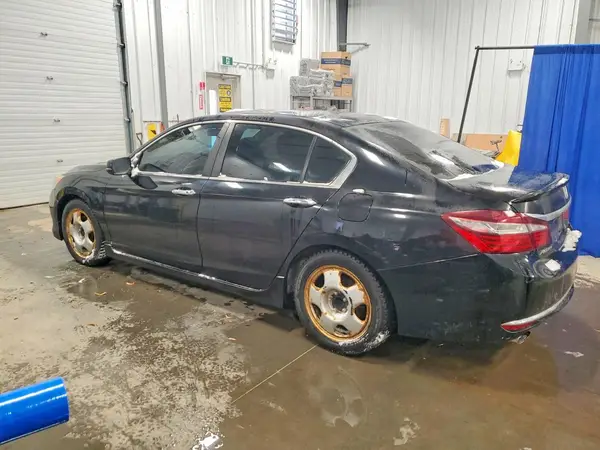 1HGCR2E59HA812066 2017 HONDA ACCORD - Image 2