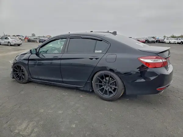 1HGCR2E5XHA118468 2017 HONDA ACCORD - Image 2