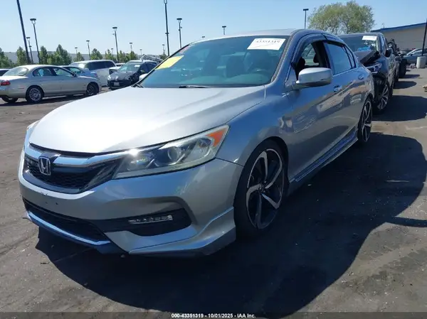 1HGCR2E74HA291601 2017 HONDA ACCORD - Image 2