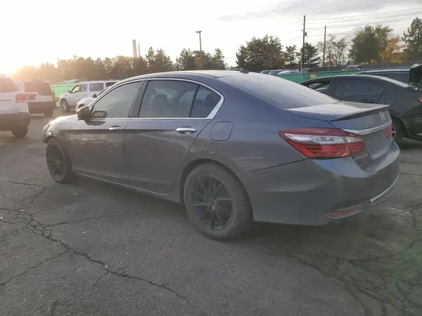 1HGCR2E75HA144431 2017 HONDA ACCORD - Image 2
