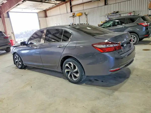 1HGCR2E78HA052102 2017 HONDA ACCORD - Image 2