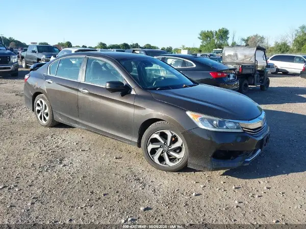 1HGCR2F00GA057794 2016 HONDA ACCORD - Image 1