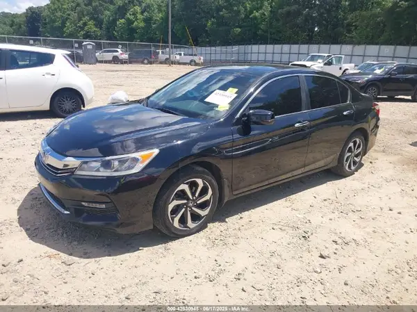 1HGCR2F00HA035778 2017 HONDA ACCORD - Image 2