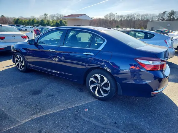 1HGCR2F00HA240064 2017 HONDA ACCORD - Image 2