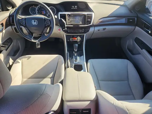 1HGCR2F00HA240064 2017 HONDA ACCORD - Image 8
