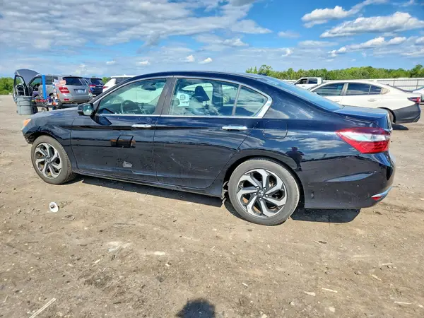1HGCR2F01HA100928 2017 HONDA ACCORD - Image 2