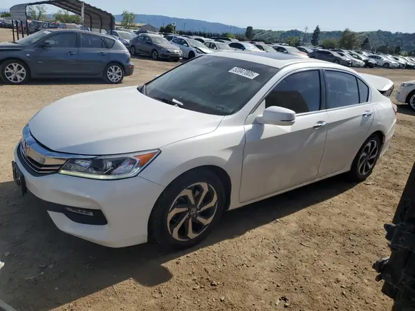 1HGCR2F01HA135386 2017 HONDA ACCORD - Image 1