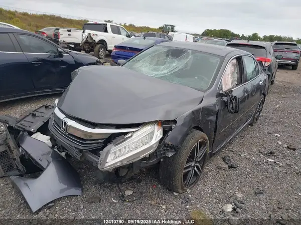 1HGCR2F01HA805664 2017 HONDA ACCORD - Image 2