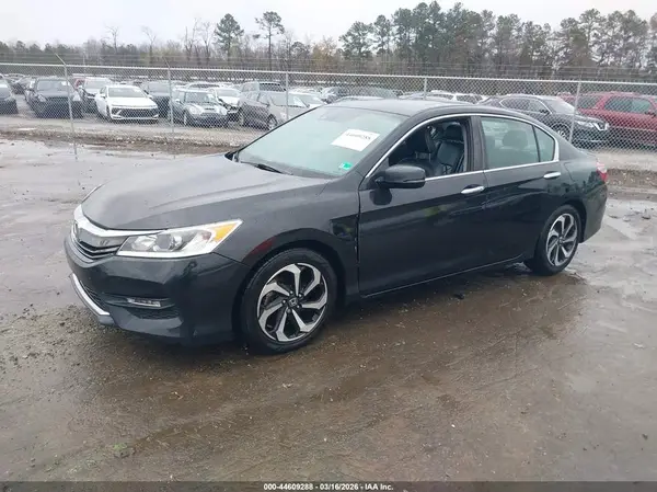 1HGCR2F04HA023939 2017 HONDA ACCORD - Image 2