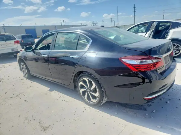 1HGCR2F04HA023942 2017 HONDA ACCORD - Image 2
