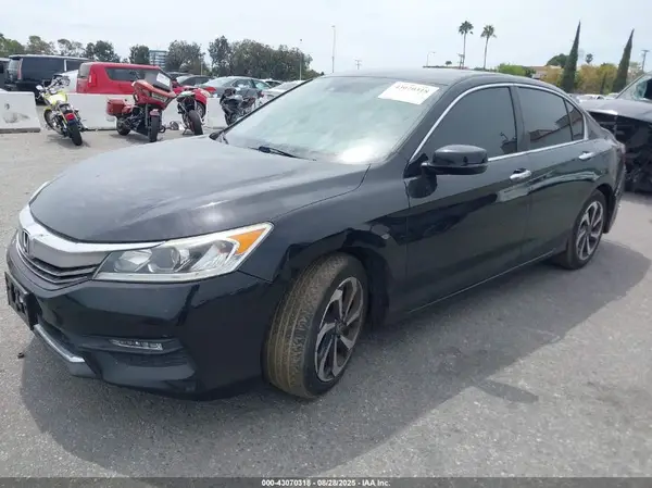 1HGCR2F05HA211952 2017 HONDA ACCORD - Image 2