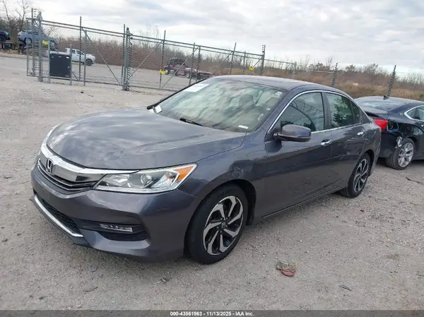1HGCR2F06HA215508 2017 HONDA ACCORD - Image 2